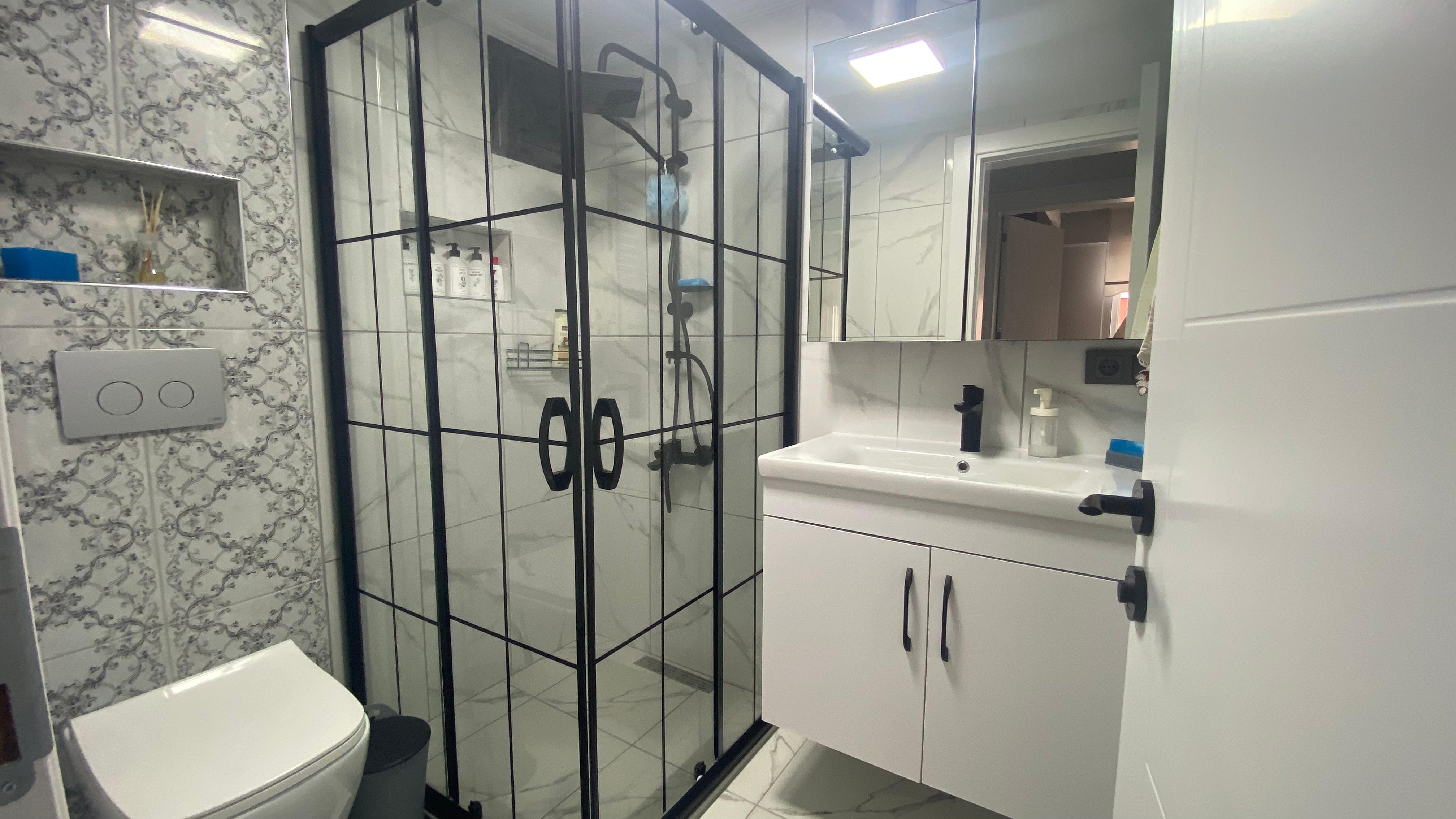 ÇUKURÇAYIR'DA SİTE İÇERİSİNDE İÇİ FULL YAPILI 3+1 SATILIK DAİRE